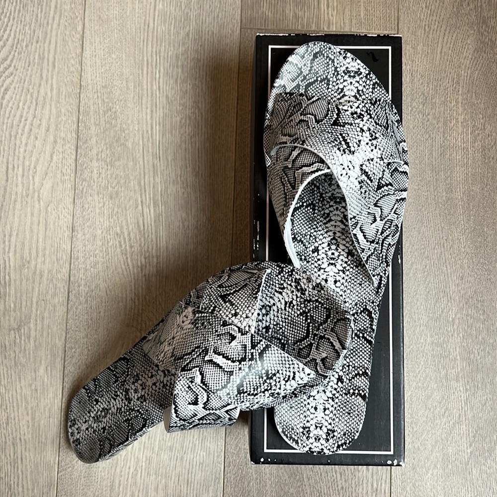 Python Jelly Sandals - Picture 2 of 2